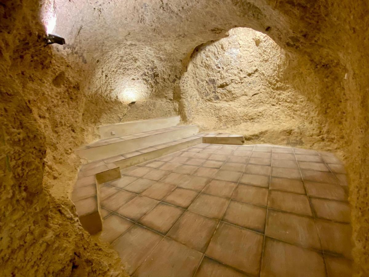 Villa Sol Casa Con Cueva Privada Y Vistas A La Iglesia Requena Luaran gambar