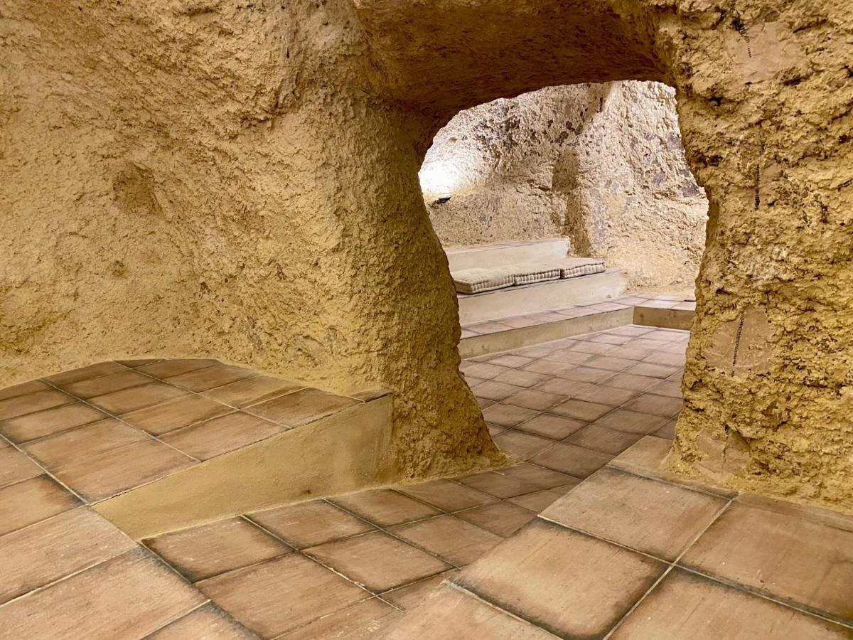 Villa Sol Casa Con Cueva Privada Y Vistas A La Iglesia Requena Luaran gambar